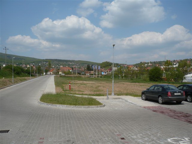Eladó 5300m² fejlesztési terület Pécs 4 sávos főútja mentén