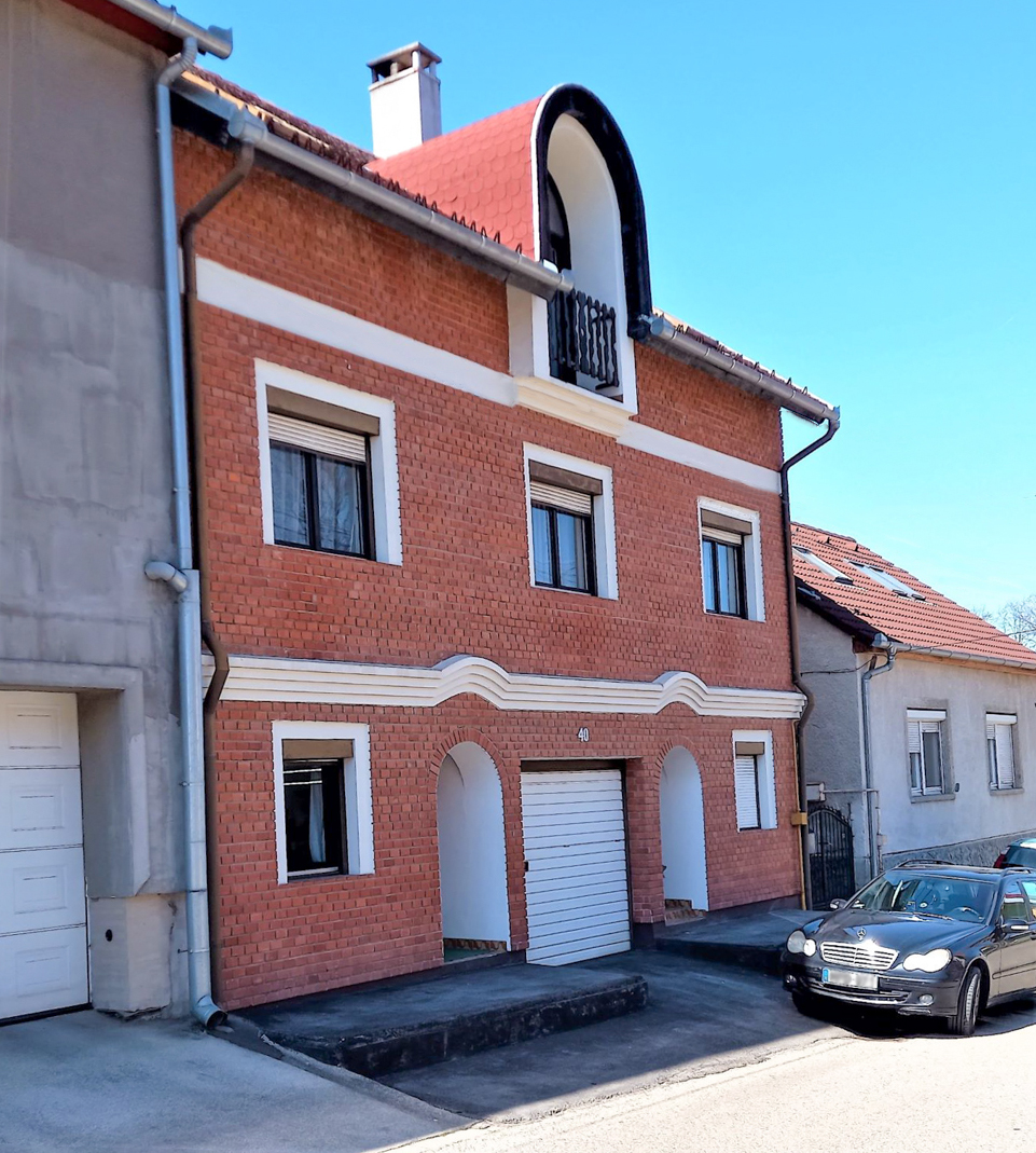 Eladó Kaposváron 3 szintes családi ház kedvező áron