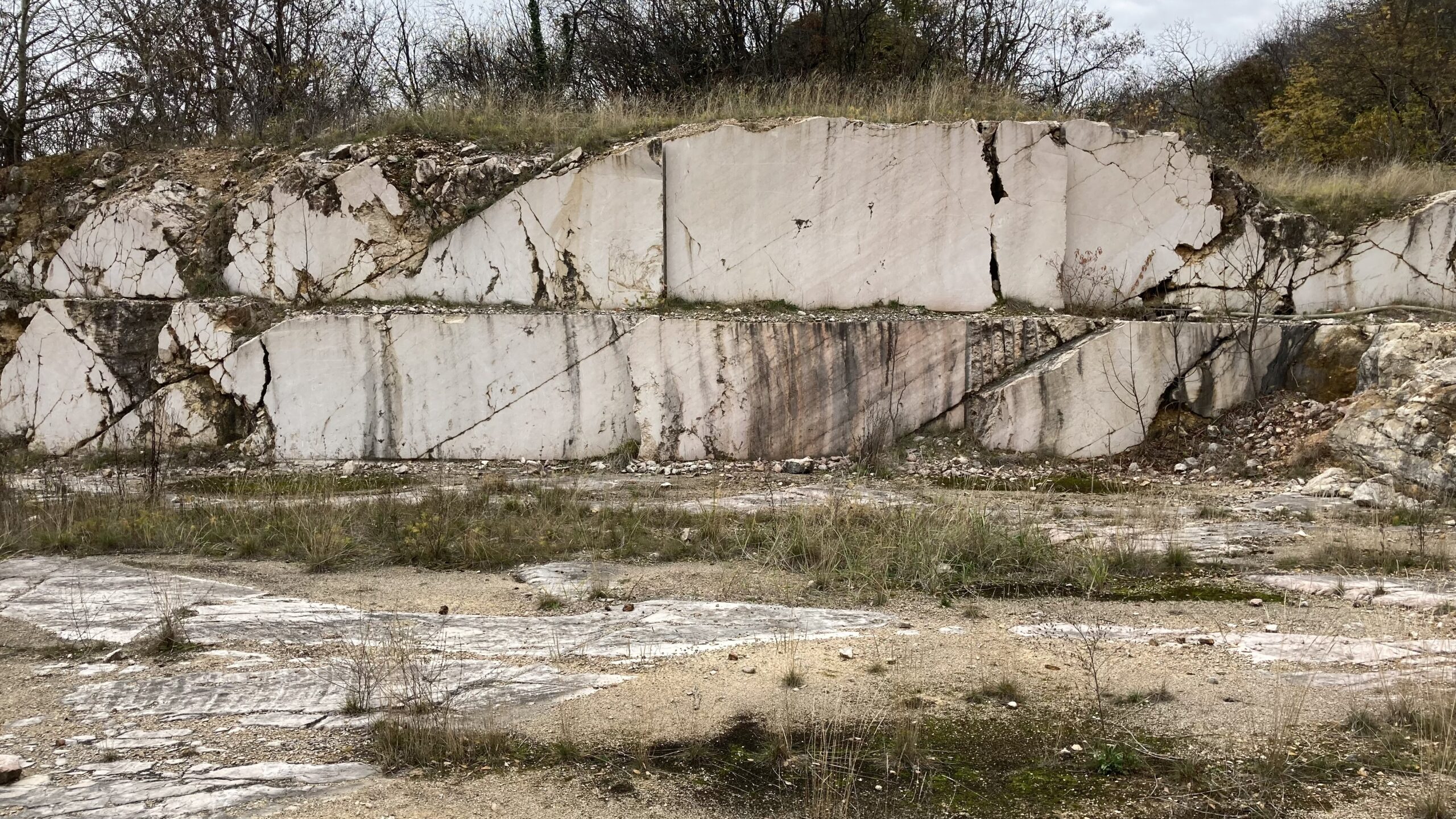 Eladó Siklóson márványbánya nagy területtel sok lehetőséggel