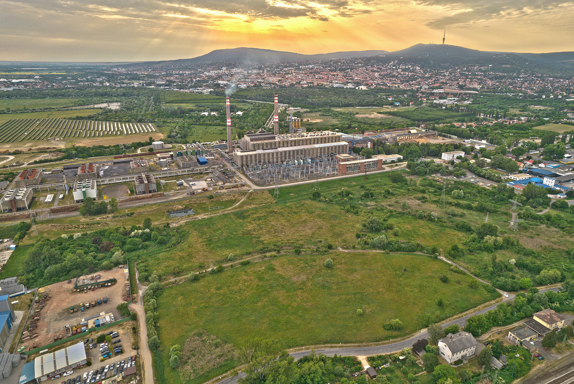 Eladó 5456 m² iparterület Pécs déli részén kedvező áron
