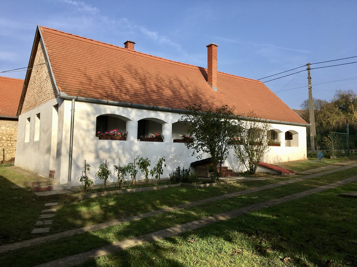Eladó Orfű mellett Kovácsszénáján tradicionális parasztház