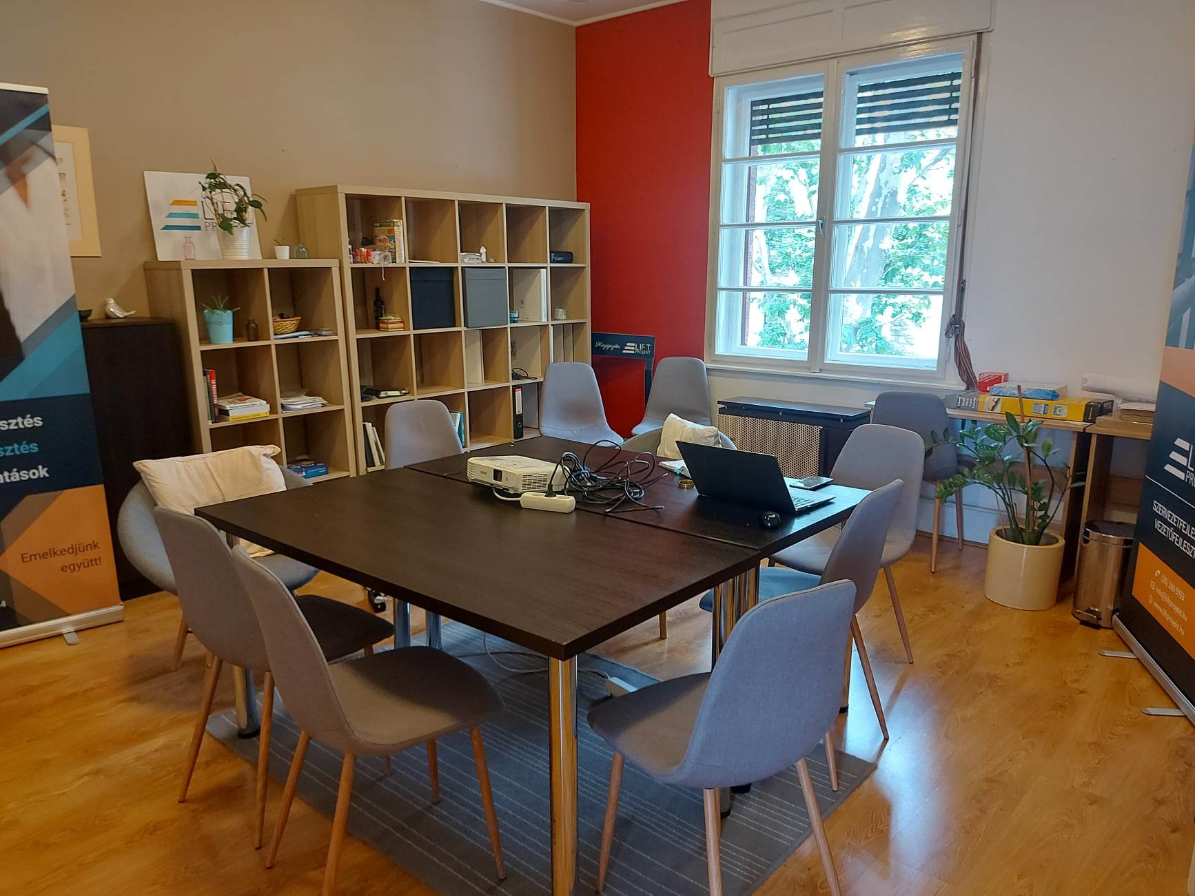 Eladó Pécs, Belvárosban lakásnak/irodának ideális polgári ingatlan
